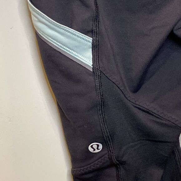 Lululemon Run: Mod Moves Crop with Side Pockets - Size 4 - Picture 7 of 12